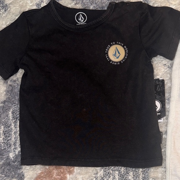 Volcom Set - Picture 3 of 8